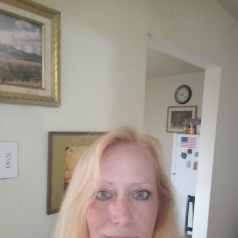 Meet your Posher, Loralee